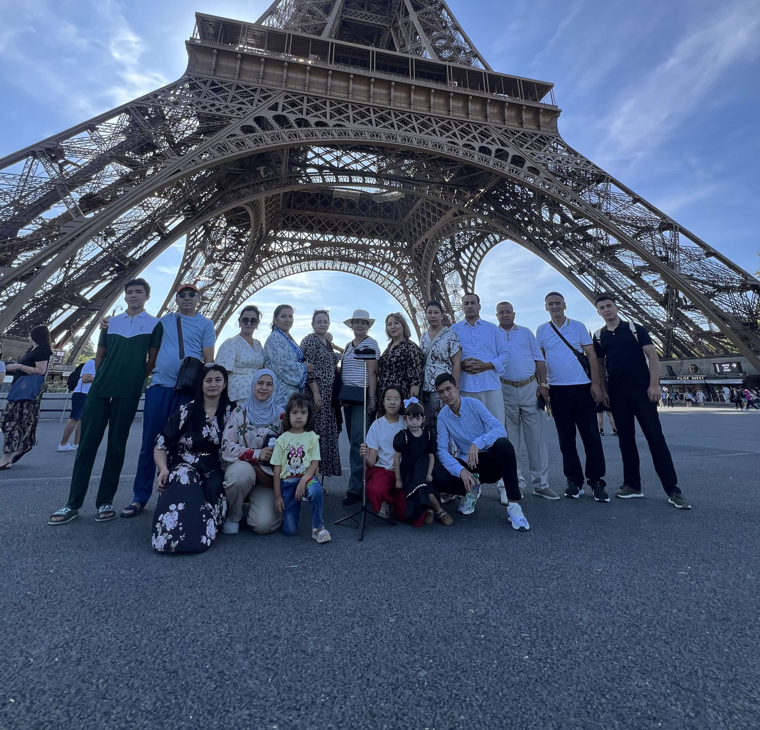 parisDestinationsTitle